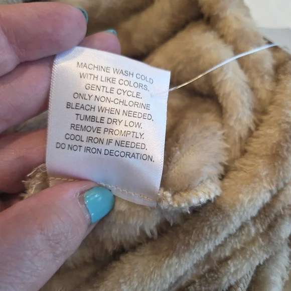 Bluey Women’s Graphic Pullover Hoodie Sweatshirt Tan Leopard Print Fuzzy XS - Picture 8 of 12